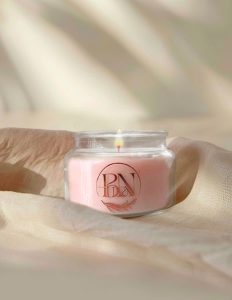 Đốt Nến Thơm Mỗi Ngày Có Hại Không? Sự Thật Bạn Cần Biết